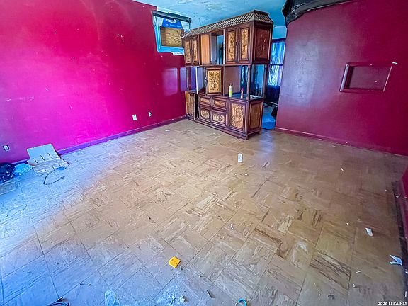 3rd image of 1000 Crockett