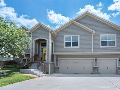 100 SW Wind Garden Cir, Blue Springs, MO, 64064