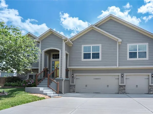 100 SW Wind Garden Cir, Blue Springs, MO 64064