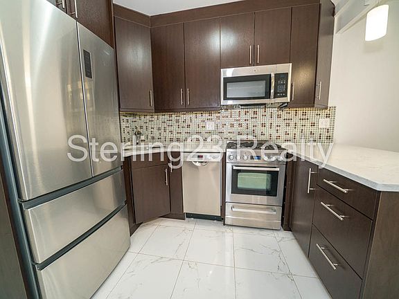 3rd image of 22-09 Astoria Blvd #3C