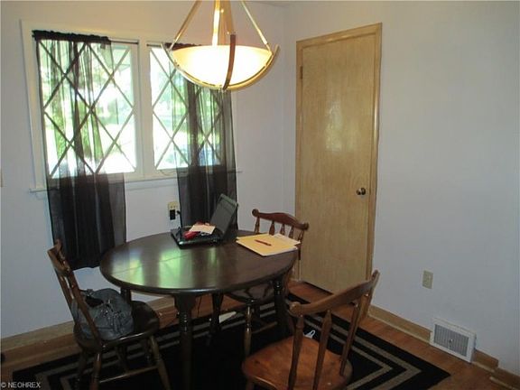 4th image of 319 Willson Ave