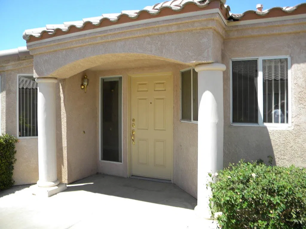 3 bed, 1400 sqft, $2,695 — Photo 2