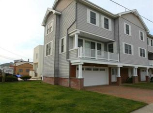 34 S Madison Ave, Margate, NJ 08402