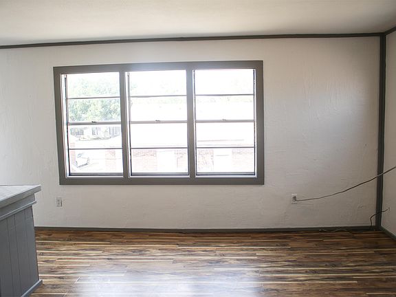 5th image of 569 En 16th St APT A