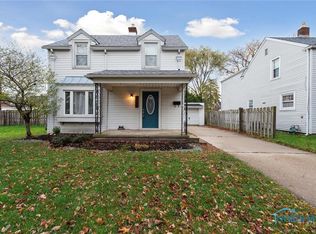 631 Robindale Ave, Oregon, OH 43616