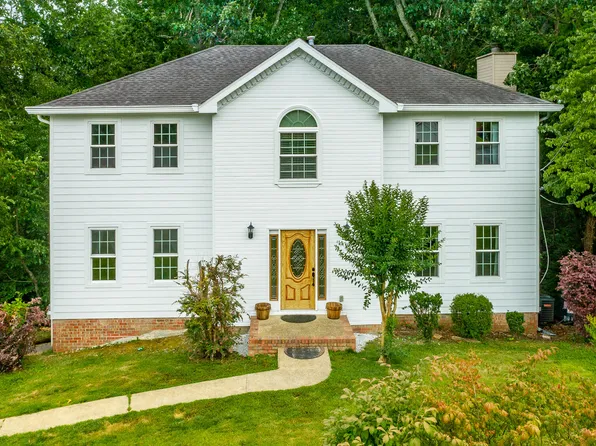 516 Woodcroft Dr, Hixson, TN 37343