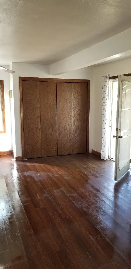 Unit Photo - 309 W Clark St
