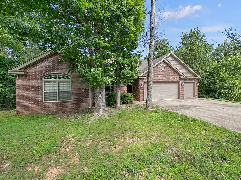9 Monmouth Dr — Photo 13