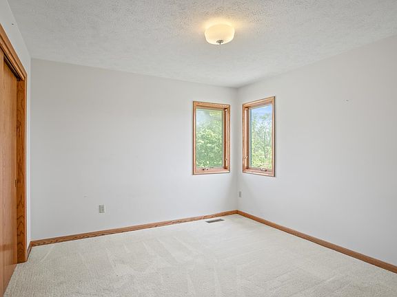 3rd image of 2701 S Kansas Ave