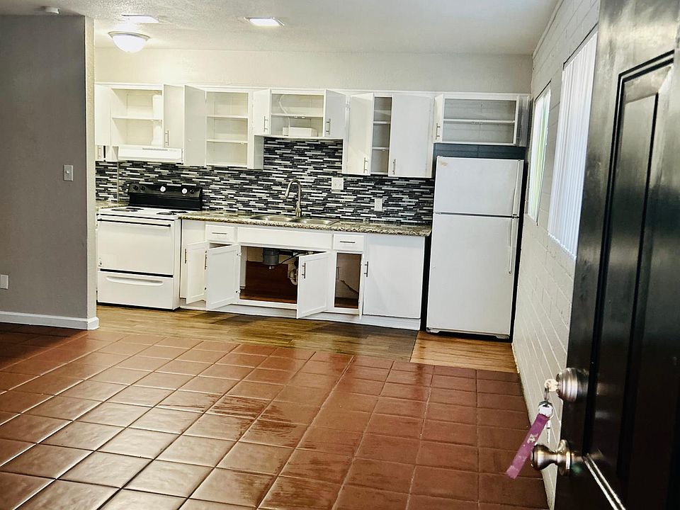 1st image of 2575 Sherwood St #12