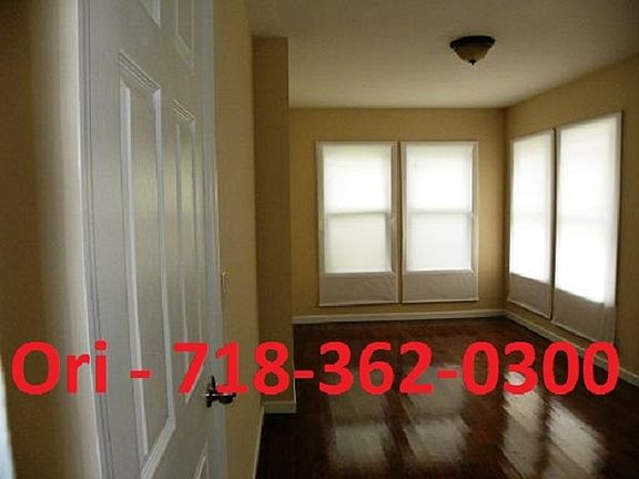 3rd image of 1039 E 219th St