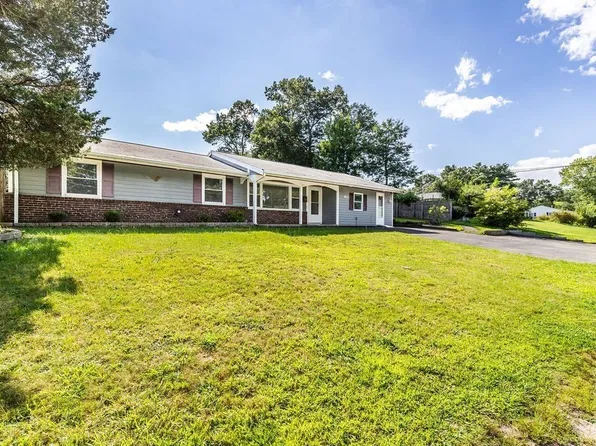 135 Anne Marie Dr, Brockton, MA 02302