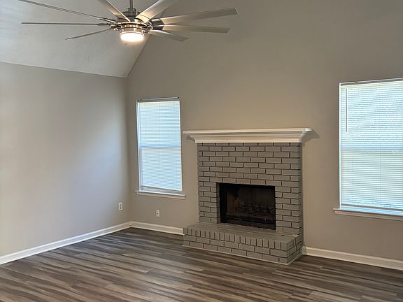 2nd image of 2100 Valley Oaks Dr SE