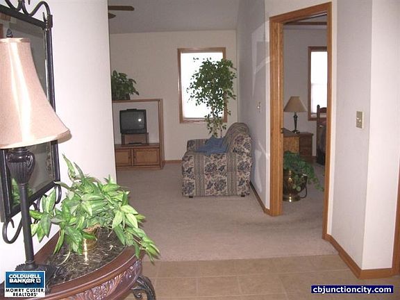 2nd image of 732 Brentwood Ct