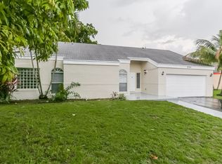 2720 Azalea Ave, Hollywood, FL 33025