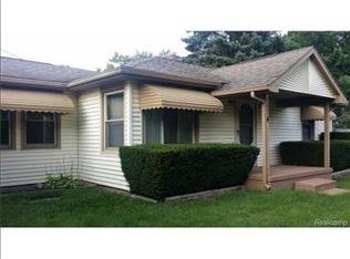 1974 Bass Lake Rd, Commerce Township, MI 48382