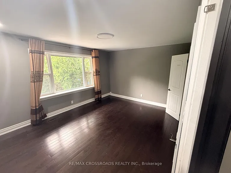 23 Burnview Cres — Photo 11
