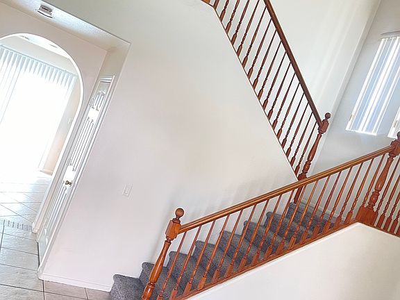 2nd image of 809 Chula Vista Hills Dr