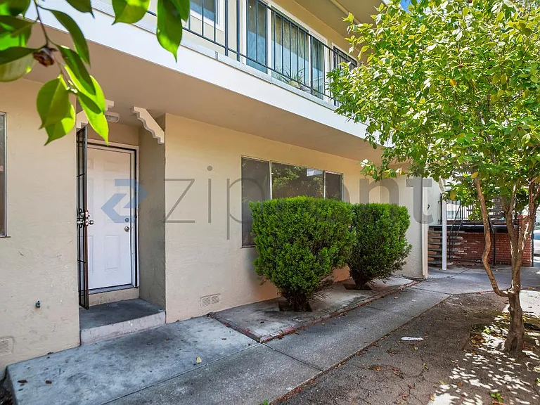 2650 109th Ave #1 — Photo 3