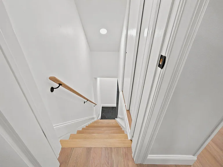 24-41 43rd St #Townhouse 1 — Photo 25