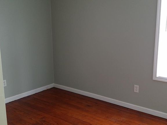 4th image of 119 Maplelawn St SE