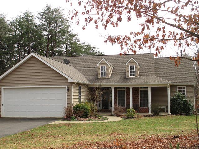 1st image of 190 Woods Edge Dr