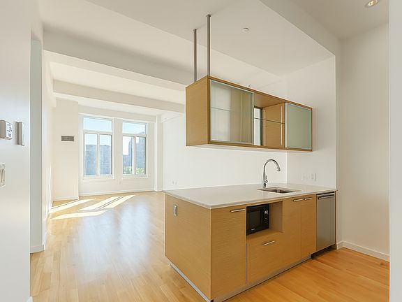 5th image of 85 Adams St APT 15C