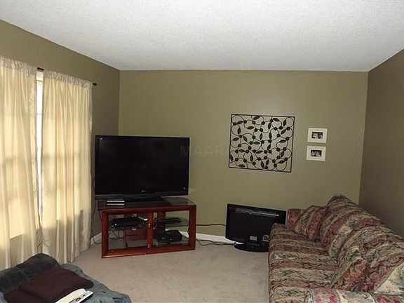 2nd image of 4921 Hallbrook Dr