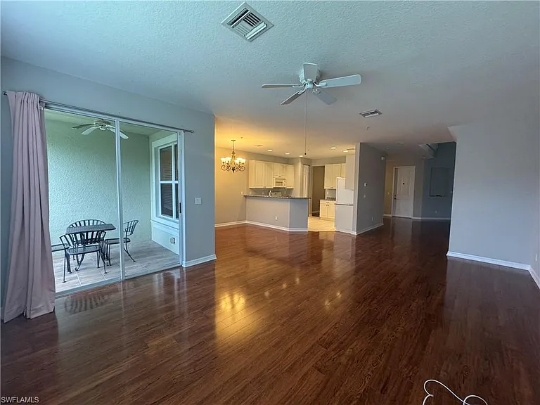 1410 Mariposa Cir #105 — Photo 3