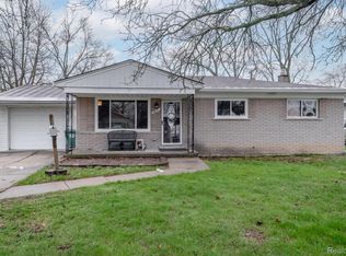 29131 Marquette St, Garden City, MI 48135