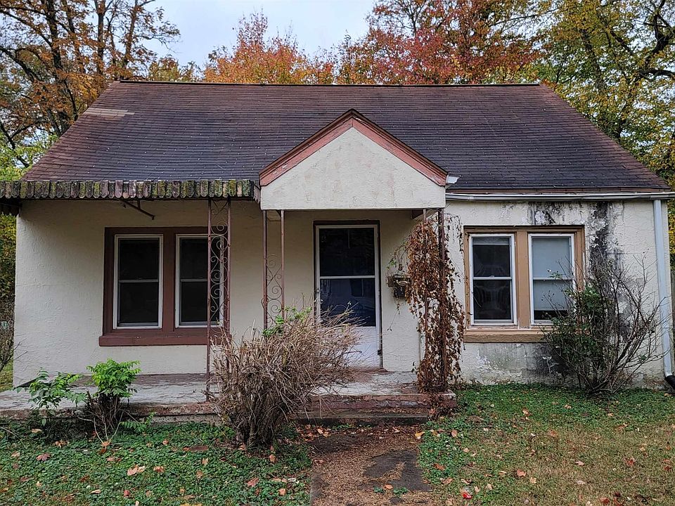 1st image of 418 S 9th St