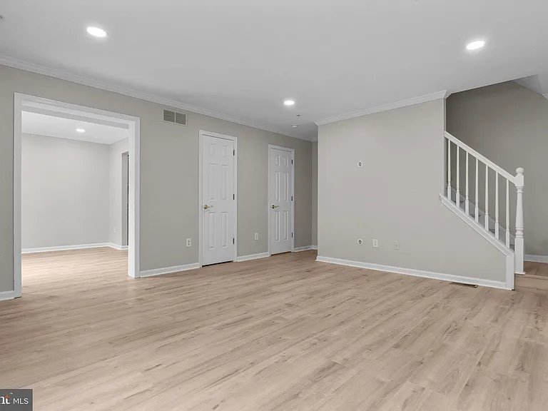 115 Goldfinch Ct #237 — Photo 4