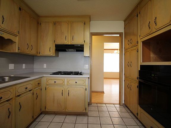 4th image of 1227 Bayshore Dr