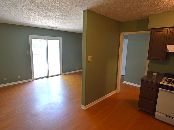 2nd image of 2200 Mission Hill Cir APT 103