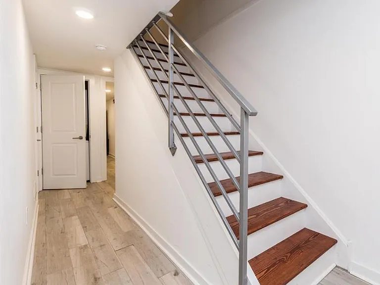 1616 Brown St #1 — Photo 4