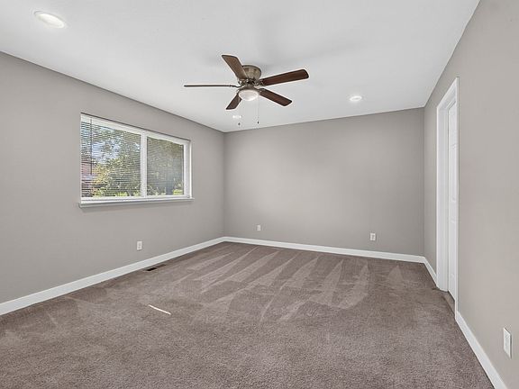 5th image of 3689 Whispering Woods Dr