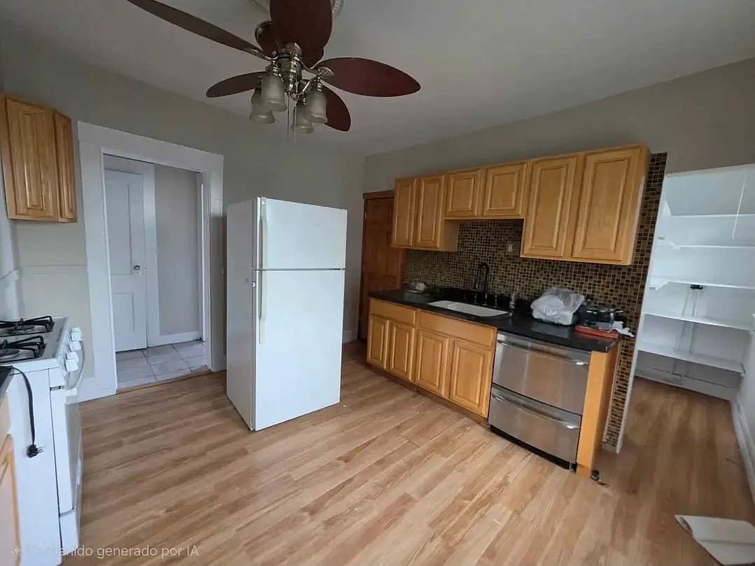 3 bed, $2,300 — Photo 4