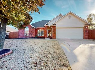 2204 Mark Rd, Edmond, OK 73003