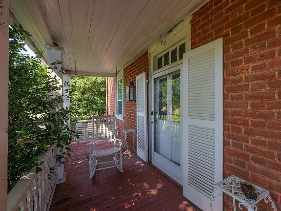 5th image of 168 Lambert Ln