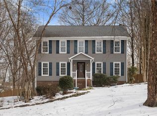 1661 Round Hill Cir, Kernersville, NC 27284