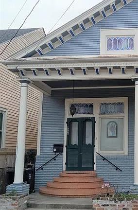 2nd image of 1008 Louisa St