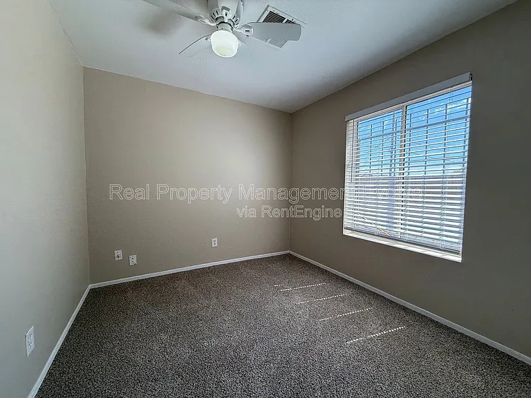 2950 E Mobile Ln — Photo 23