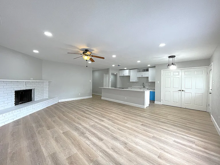 5300 Slay Dr — Photo 8