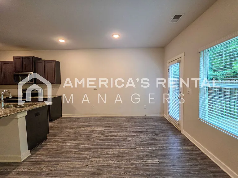 680 The Heights Ln — Photo 24