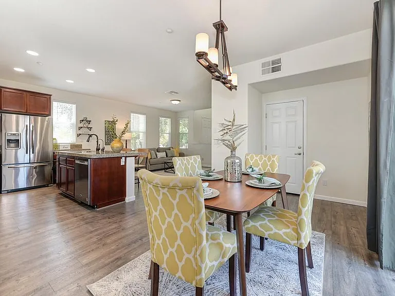 15 Crystalwood Cir — Photo 12