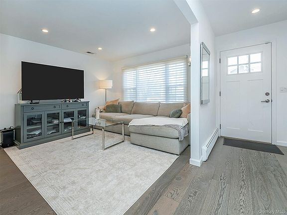 2nd image of 183 Soundview Drive