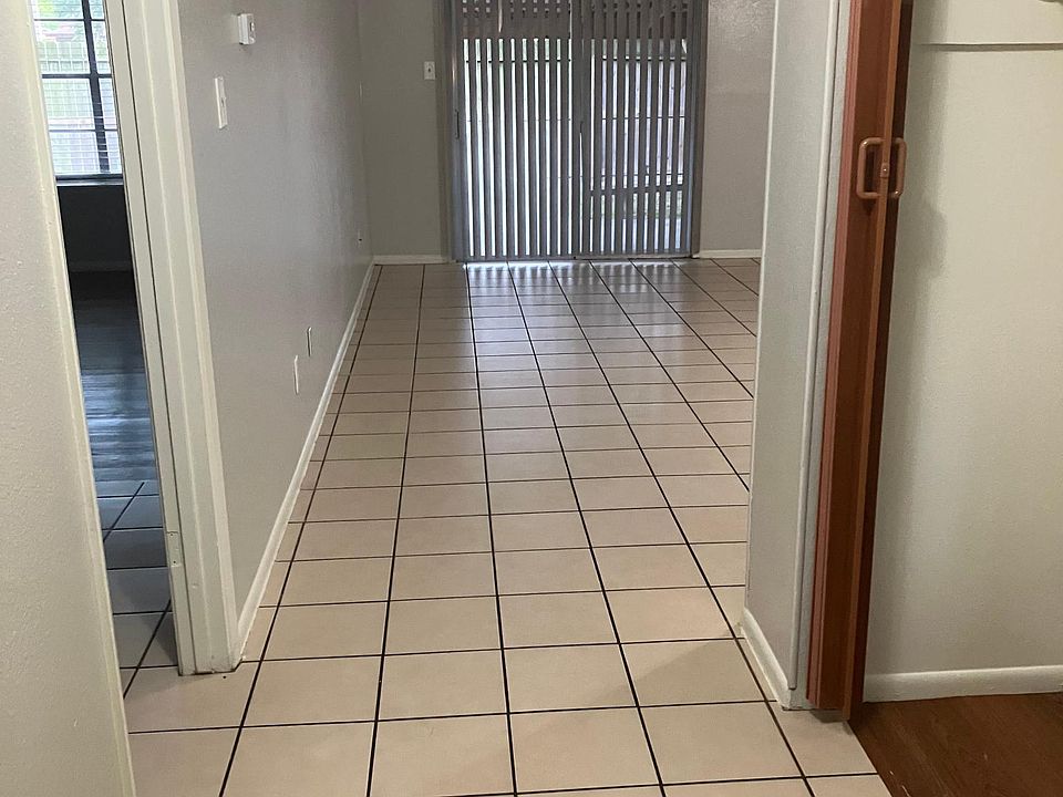 1st image of 3639 La Paz Dr