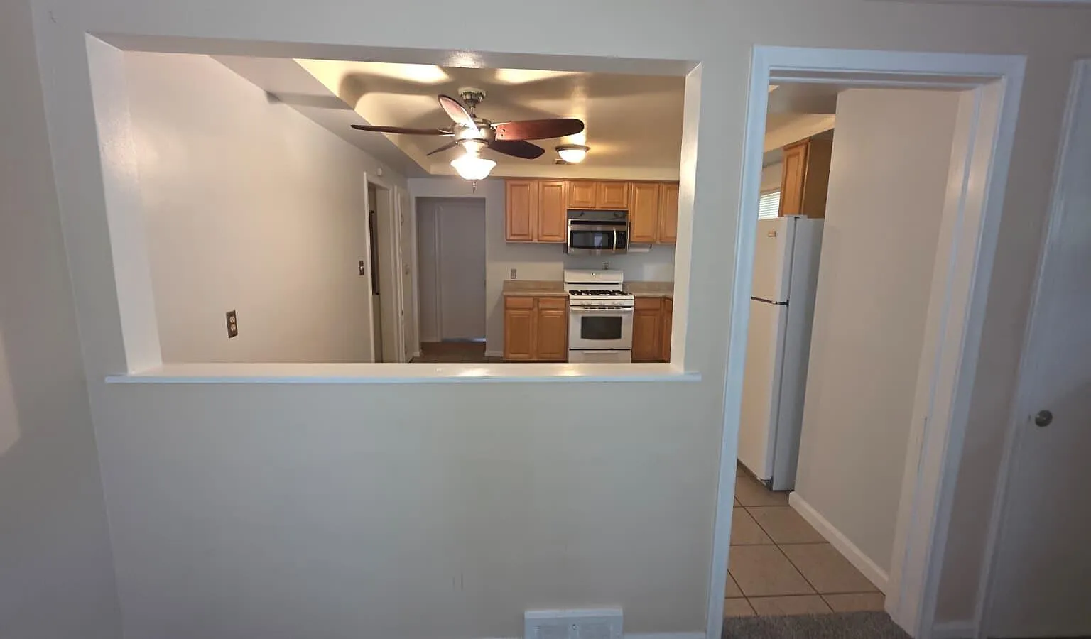 3 bed, 1.0 bath, 1246 sqft, $1,600 — Photo 3