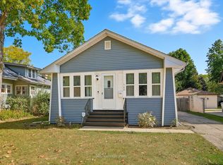 164 S Calumet Ave, Aurora, IL 60506