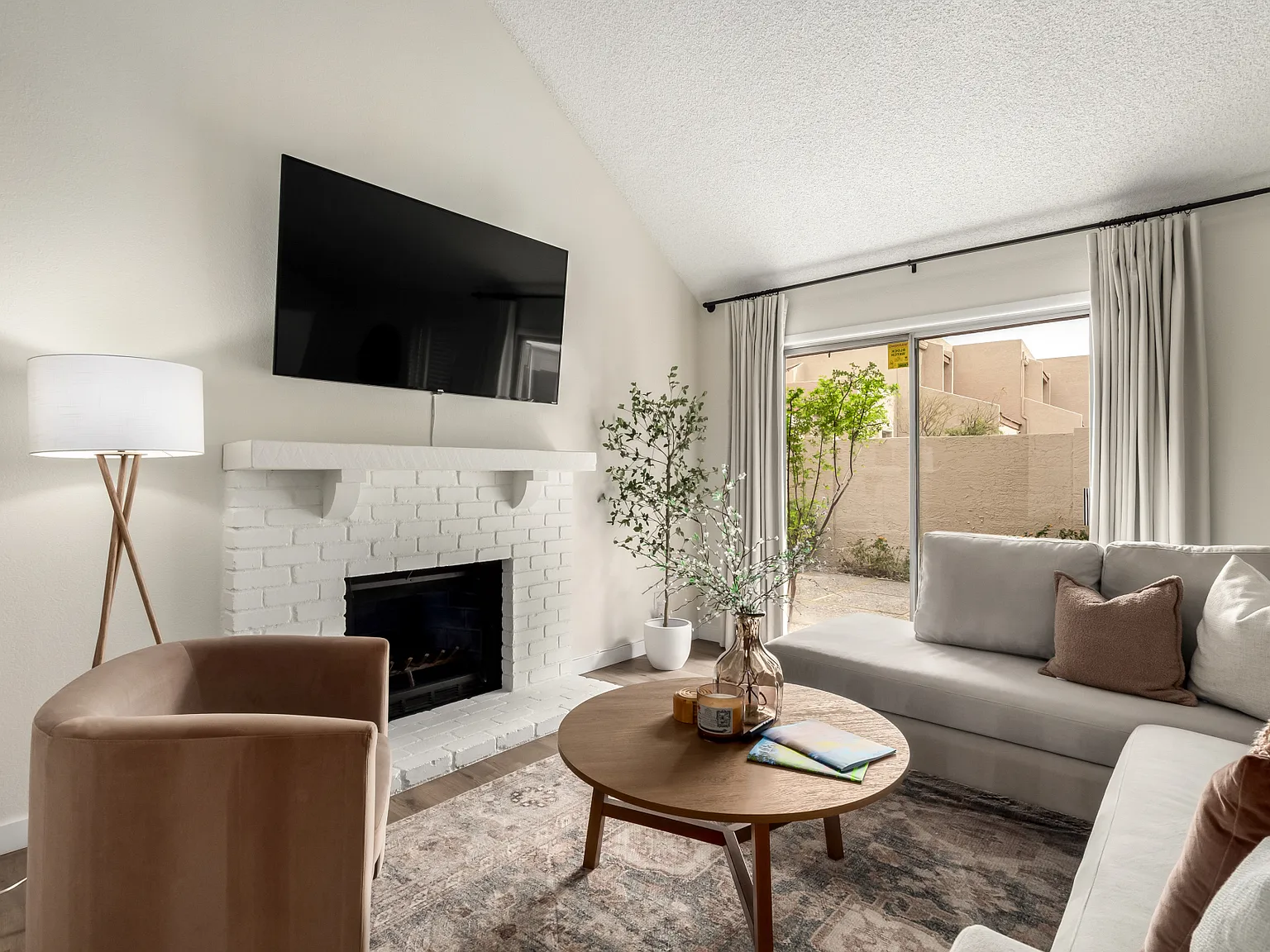 3 bed, 1522 sqft, $2,595 — Photo 2